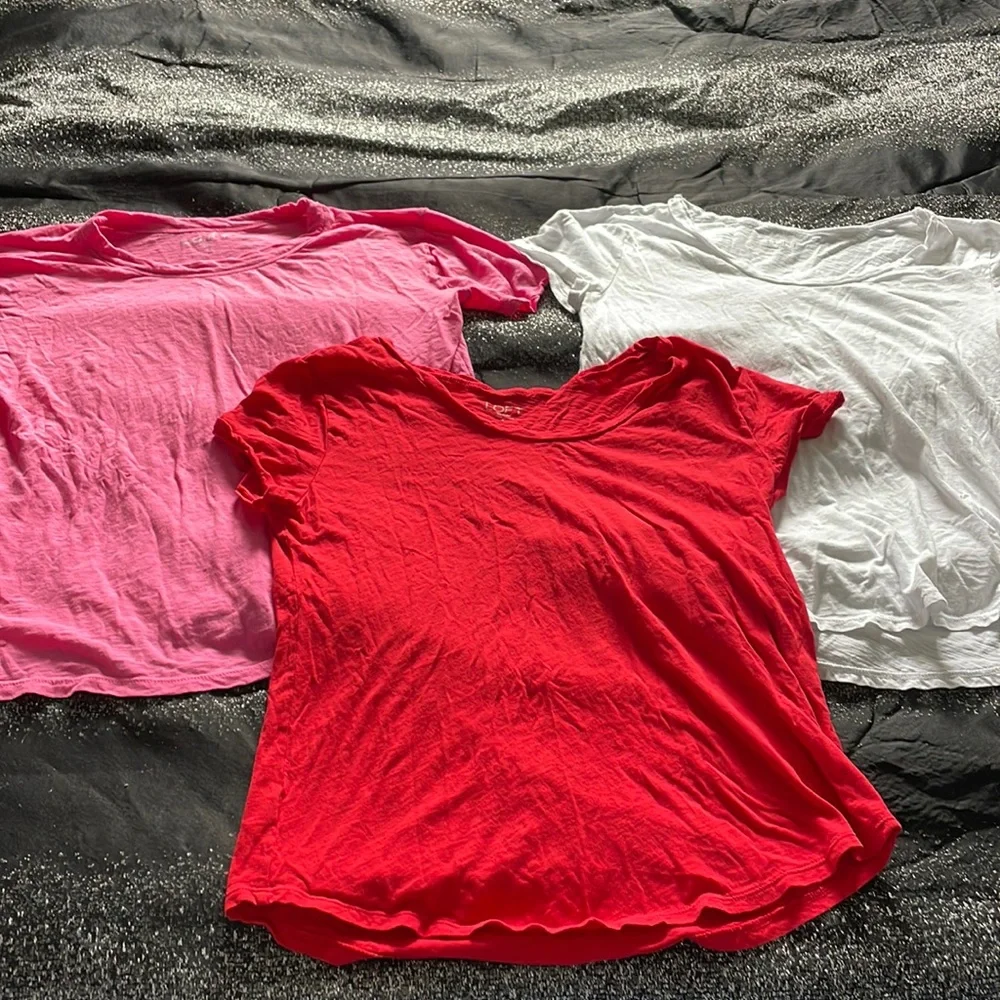 ❤️ Loft T-Shirts 🤍 - Picture 1 of 2